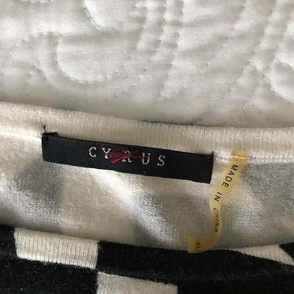 Sweater - Picture 2 of 5